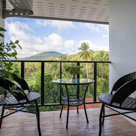 Laewan Guesthouse Baan Tai Esterno foto