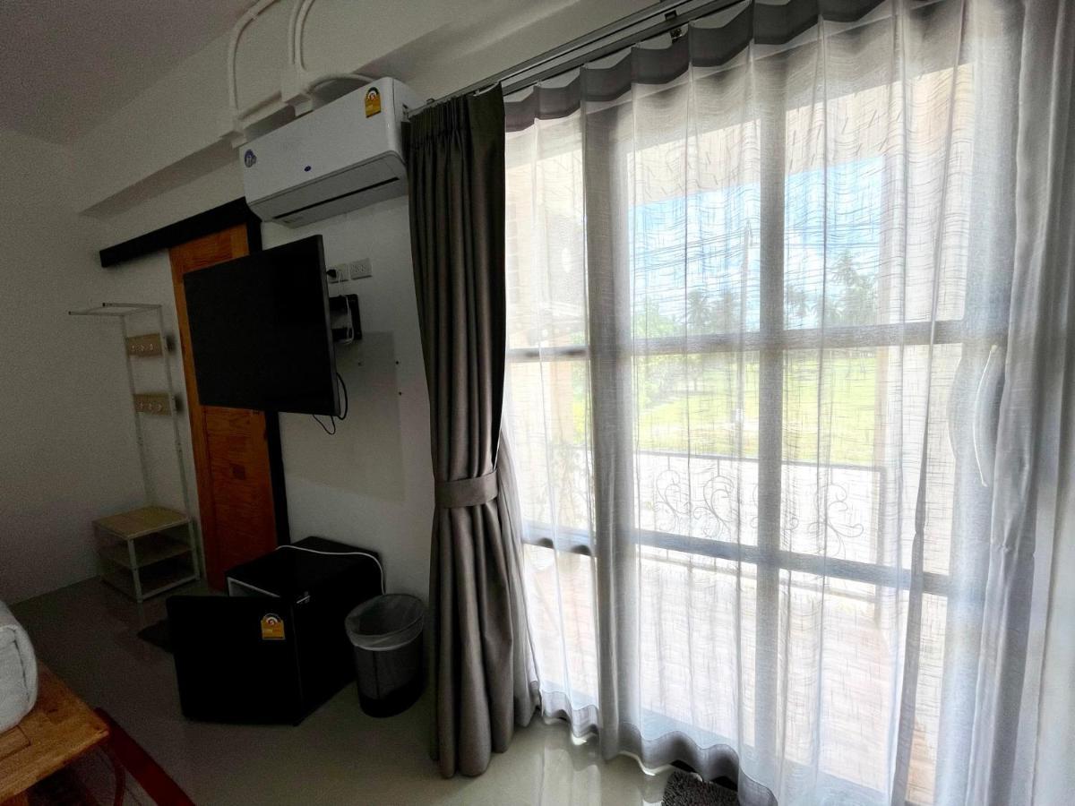 Laewan Guesthouse Baan Tai Esterno foto