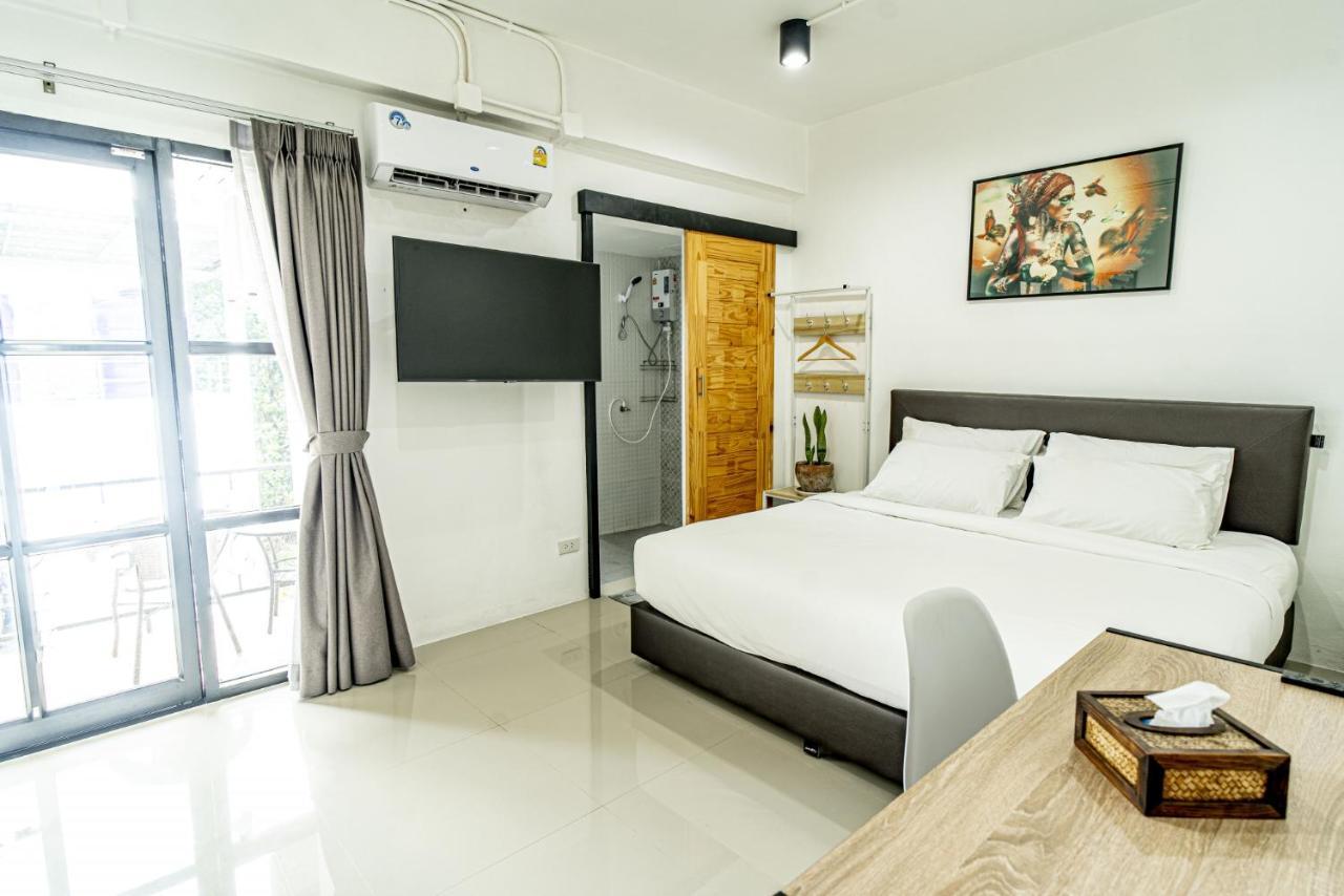 Laewan Guesthouse Baan Tai Esterno foto