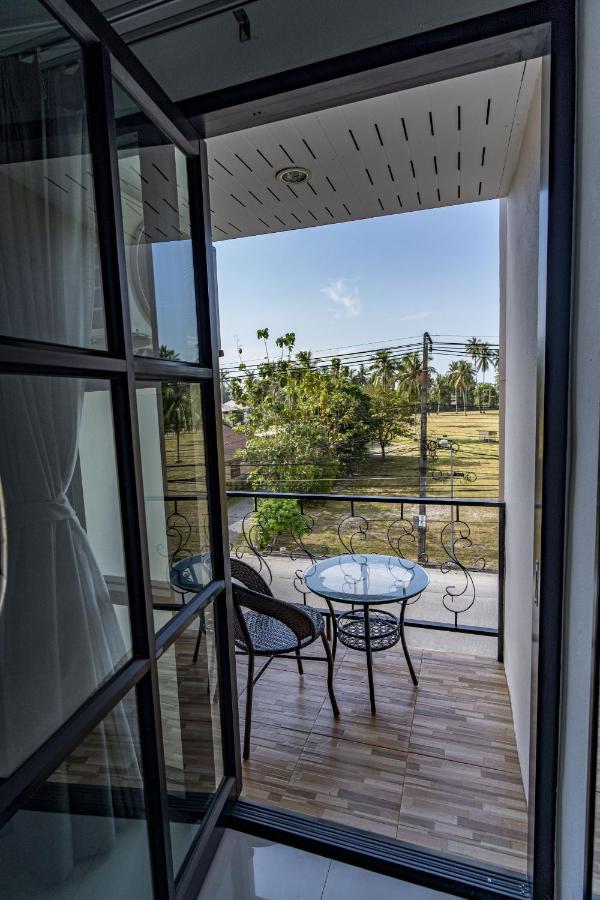 Laewan Guesthouse Baan Tai Esterno foto